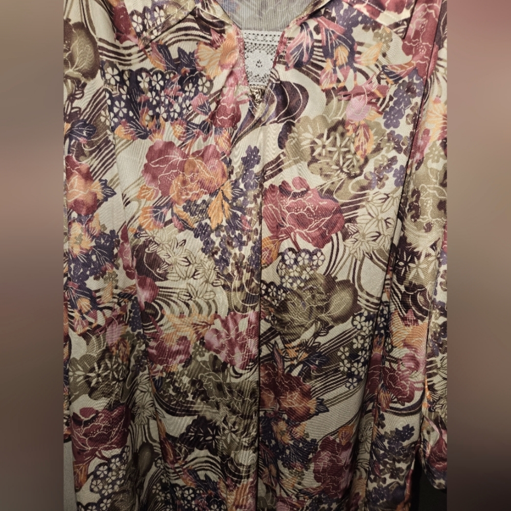 ***Sara Morgan Floral Shirt (3X) - Picture 3 of 8